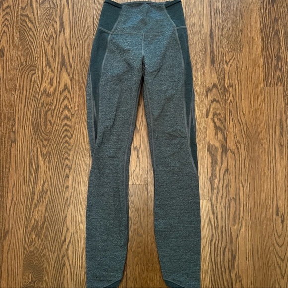 Lululemon size 4 - Picture 3 of 4